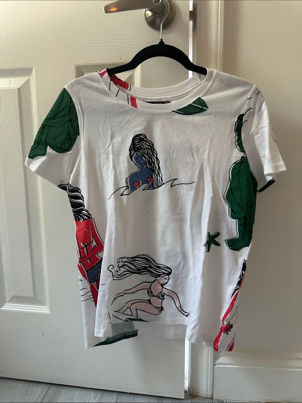 Bershka White Graphic Beach Scene Short Sleeve Tee